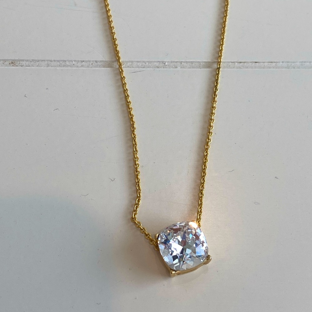 Gold chain with diamond